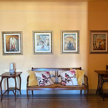 Villa Agnese B&B ลุคคา ภายนอก รูปภาพ