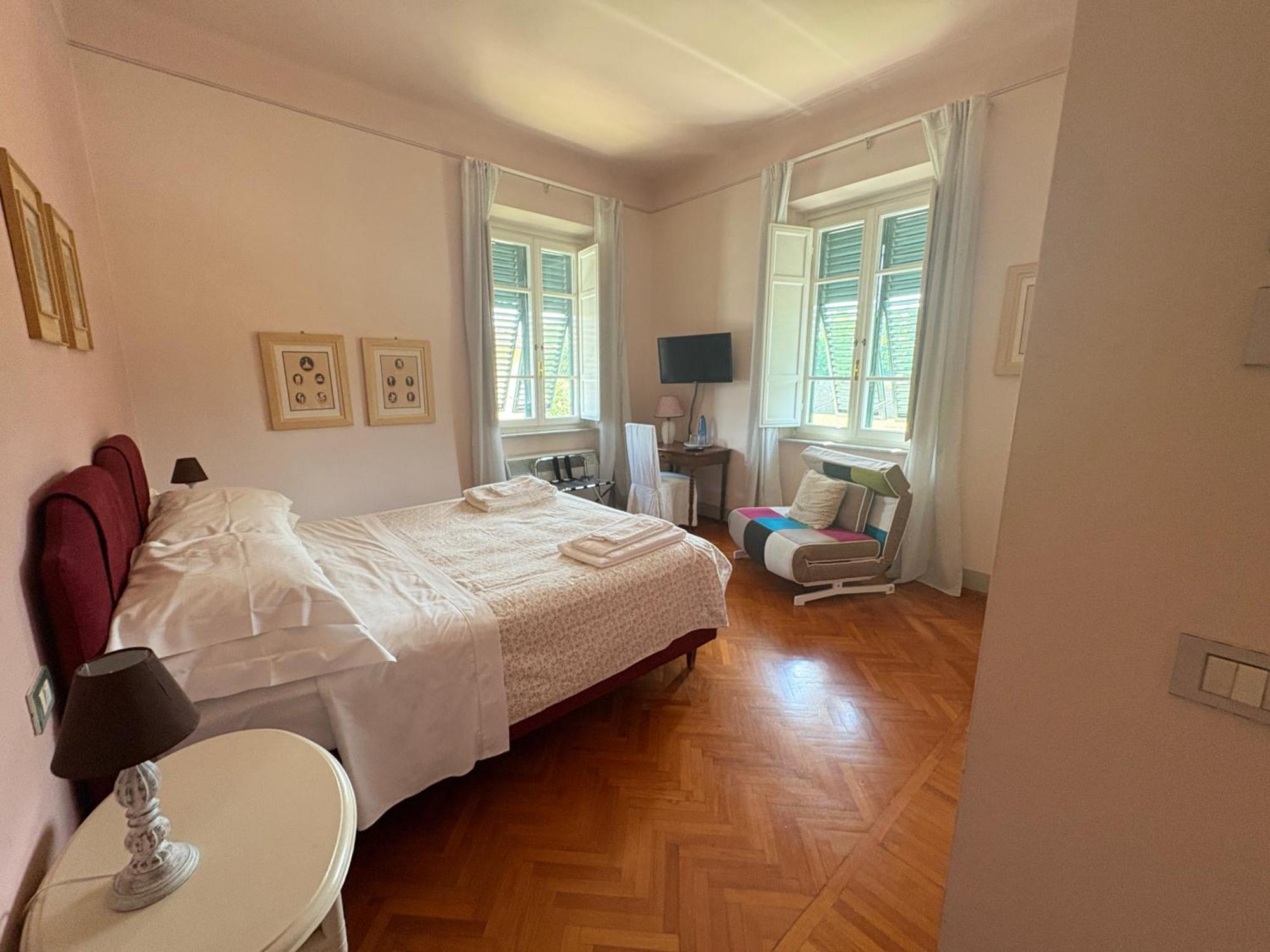 Villa Agnese B&B ลุคคา ภายนอก รูปภาพ